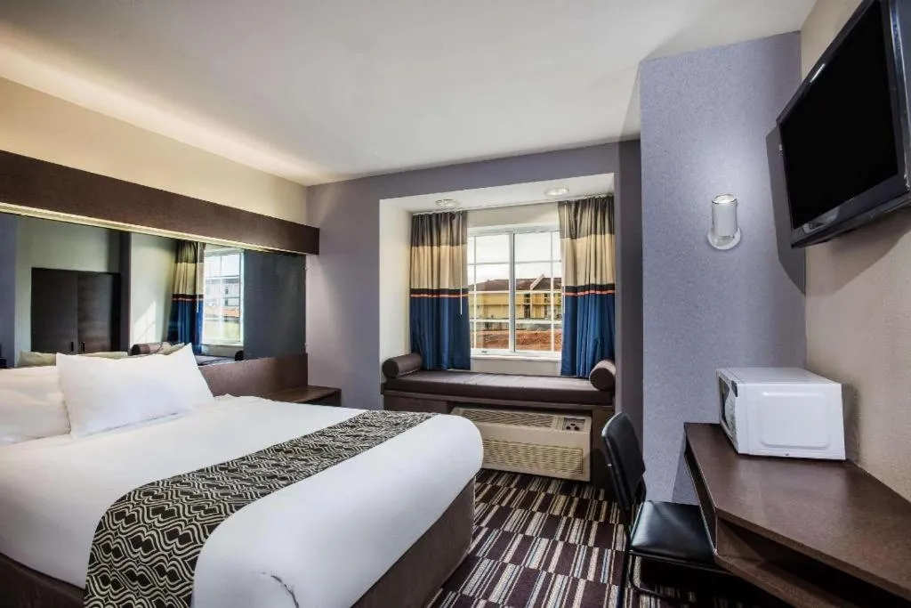 Bed in Microtel Inn & Suites by Wyndham Chattanooga/Near Hamilton P