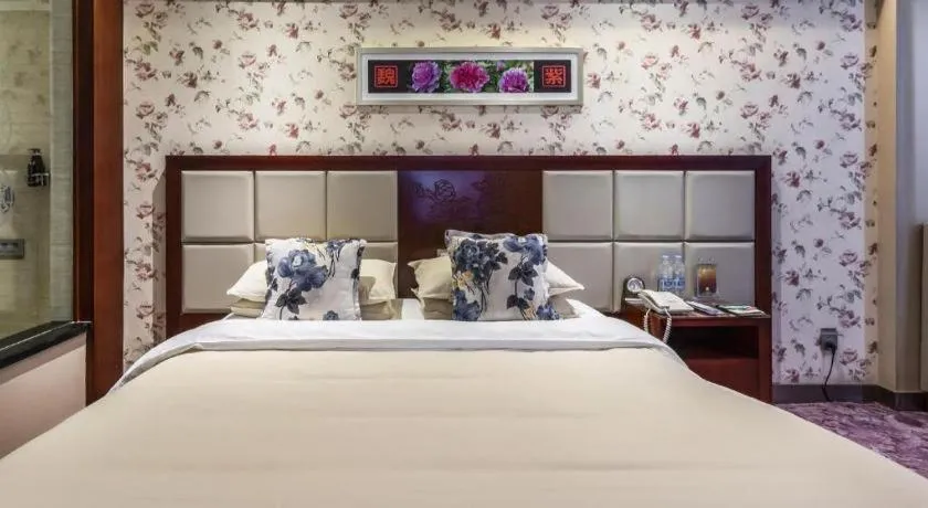 Bed in New Friendship Hotel