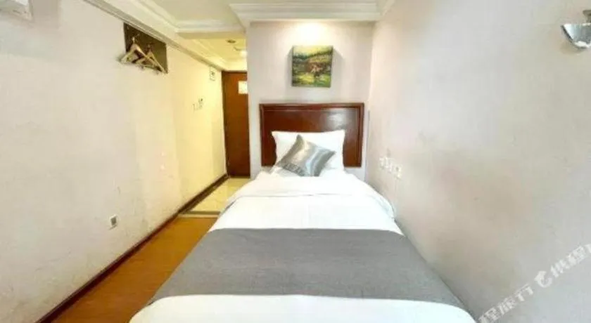 Bed in GreenTree Inn Urumqi South Xinhua Road Hotel