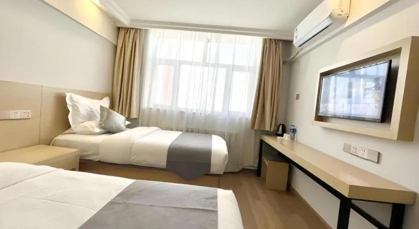 Bed in GreenTree Inn Urumqi South Xinhua Road Hotel