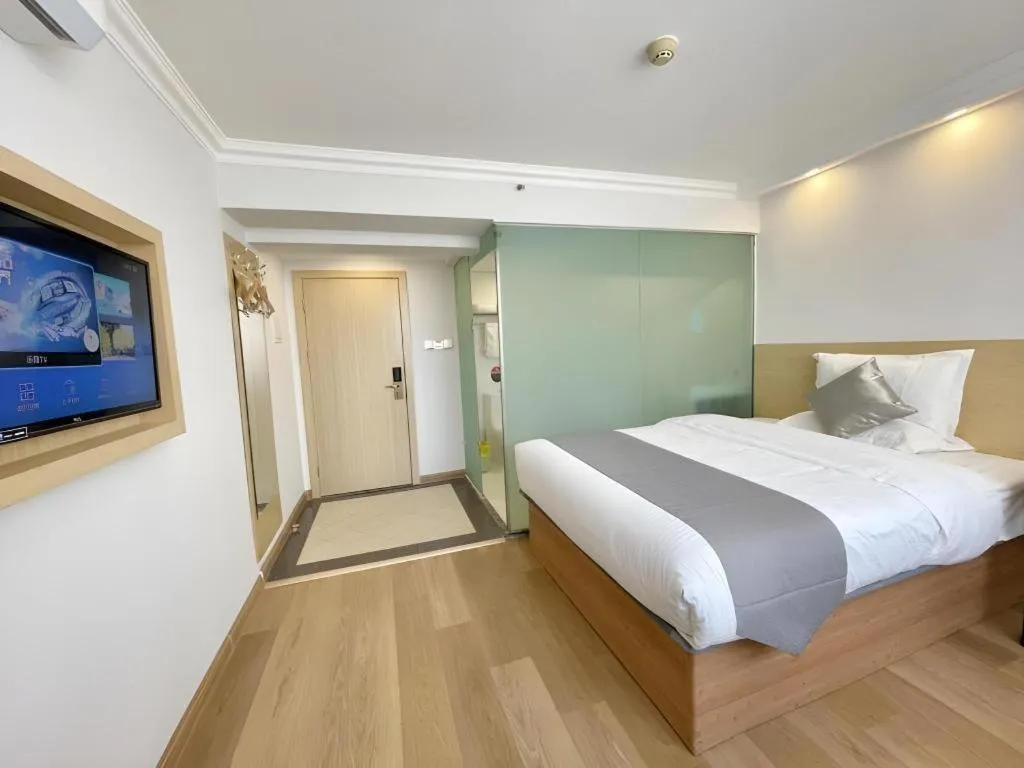 Bed in GreenTree Inn Urumqi South Xinhua Road Hotel