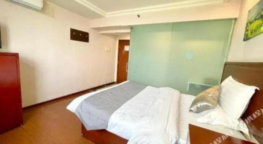 Bed in GreenTree Inn Urumqi South Xinhua Road Hotel