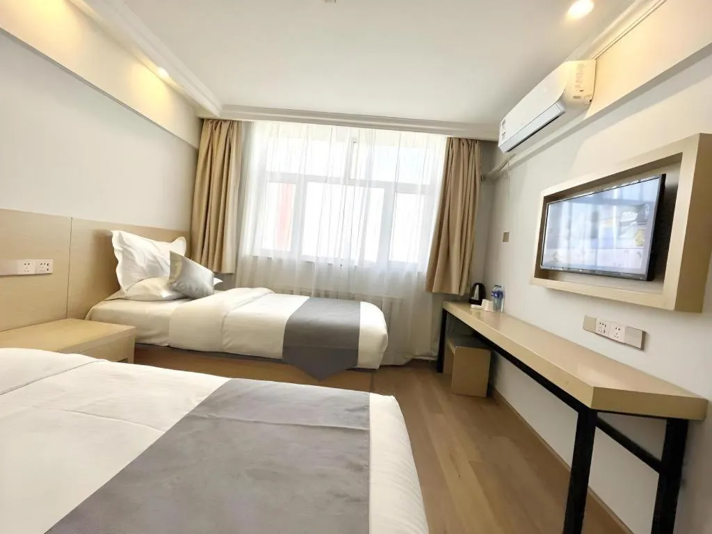 Bed in GreenTree Inn Urumqi South Xinhua Road Hotel