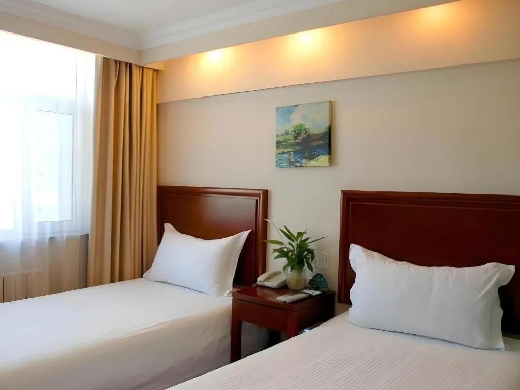 Bed in GreenTree Inn Urumqi South Xinhua Road Hotel
