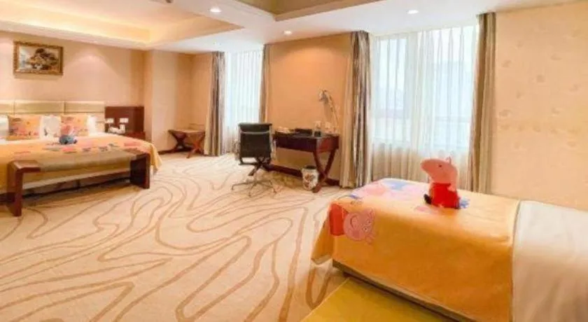 Bed in Chengdu Sovereign Hotel