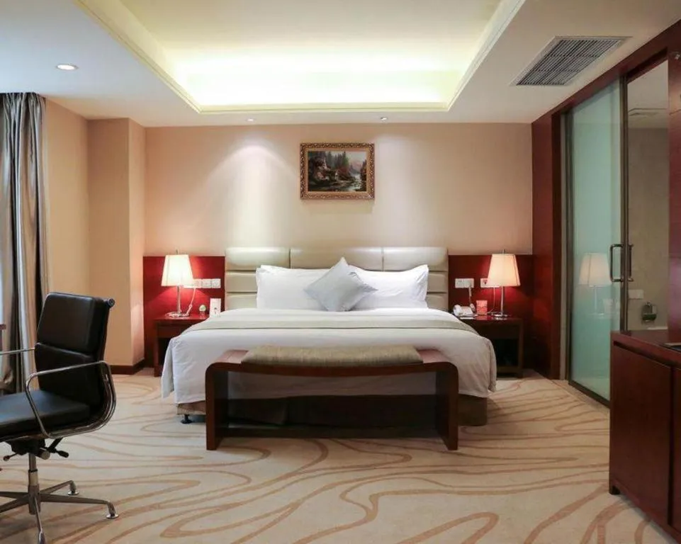 Bed in Chengdu Sovereign Hotel