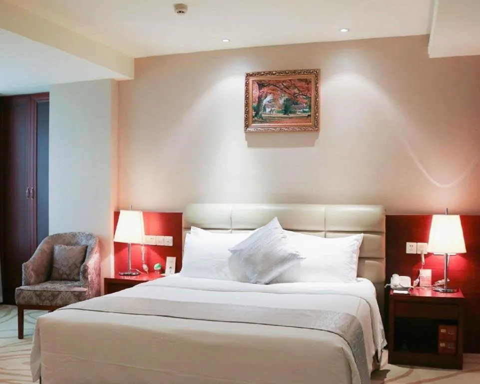 Bed in Chengdu Sovereign Hotel