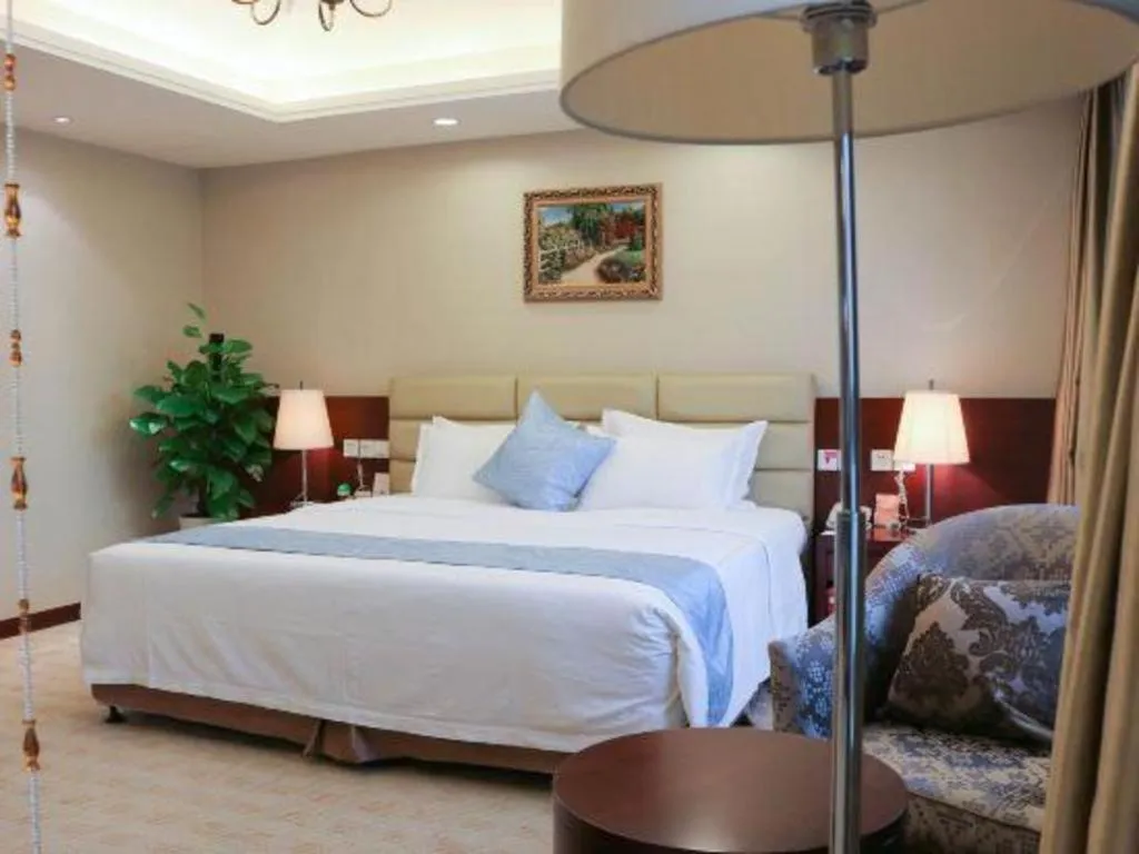 Bed in Chengdu Sovereign Hotel