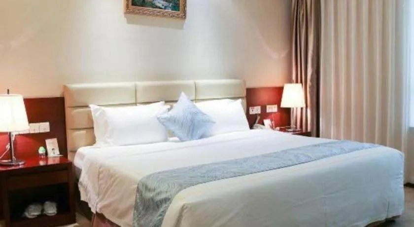 Bed in Chengdu Sovereign Hotel