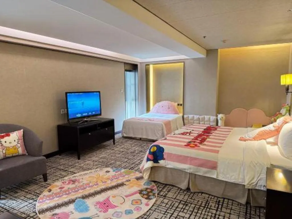 Bed in Green Westdon Hotel