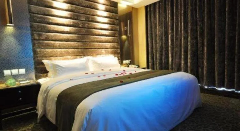 Bed in Green Westdon Hotel