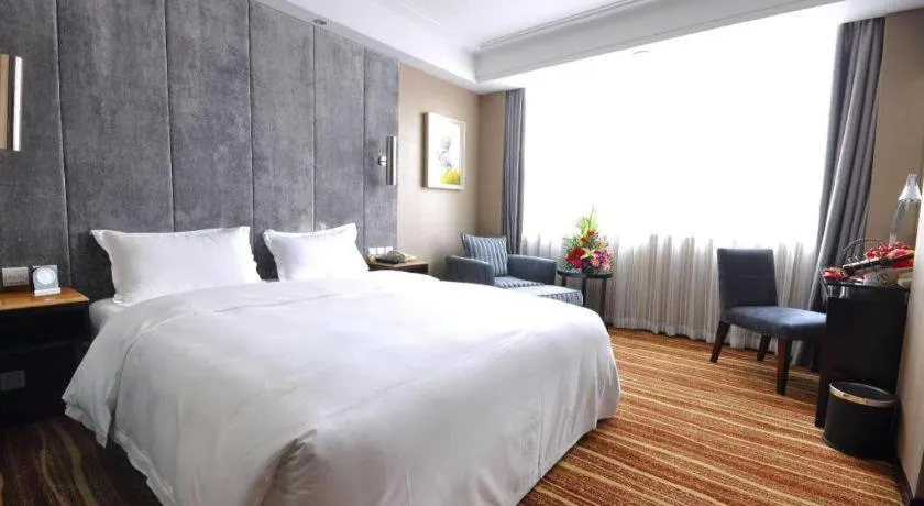 Bed in Green Westdon Hotel