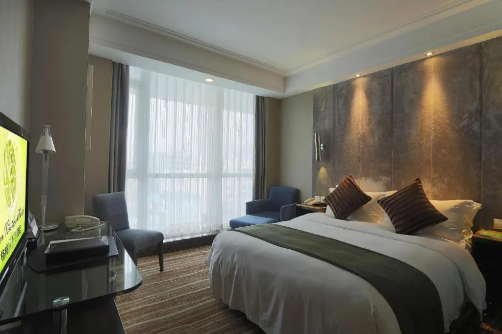 Bed in Green Westdon Hotel