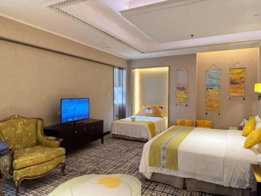 Bed in Green Westdon Hotel