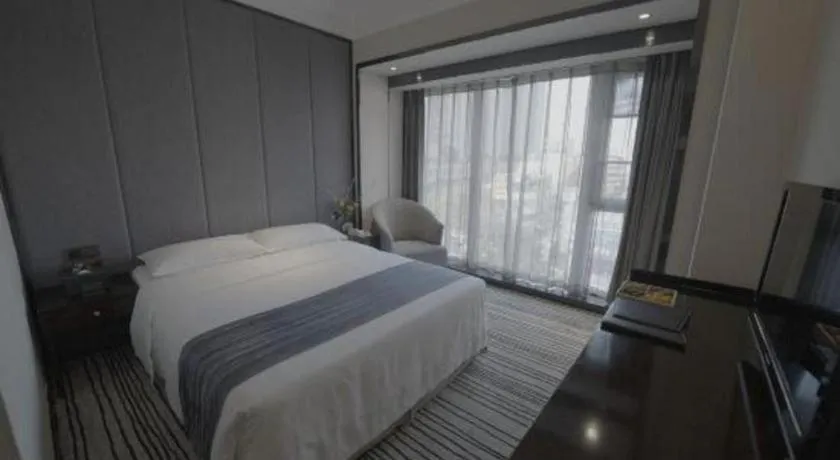 Bed in Green Westdon Hotel