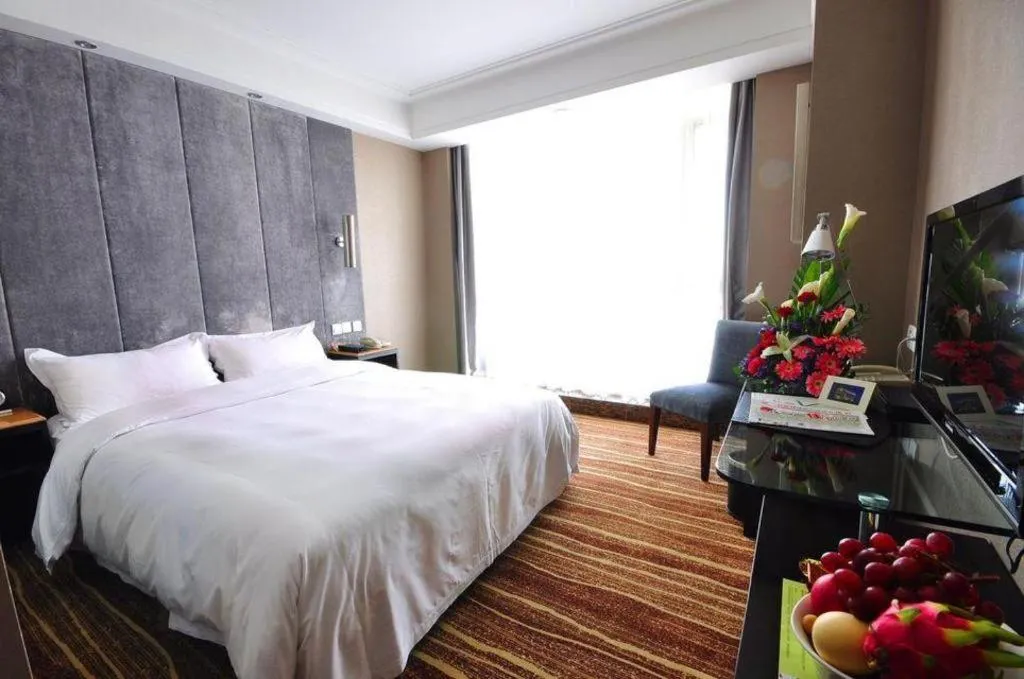 Bed in Green Westdon Hotel