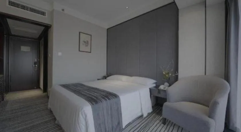 Bed in Green Westdon Hotel