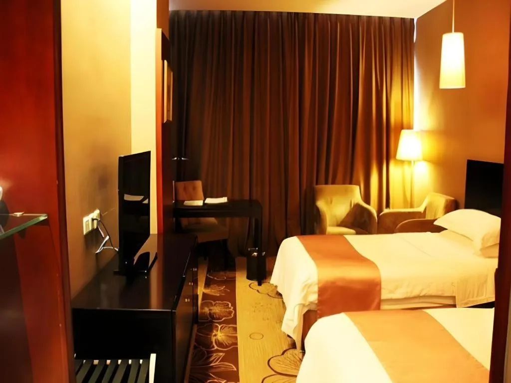 Bed in Green Westdon Hotel