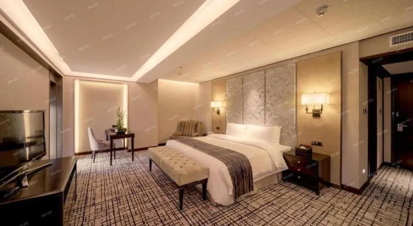 Bed in Green Westdon Hotel