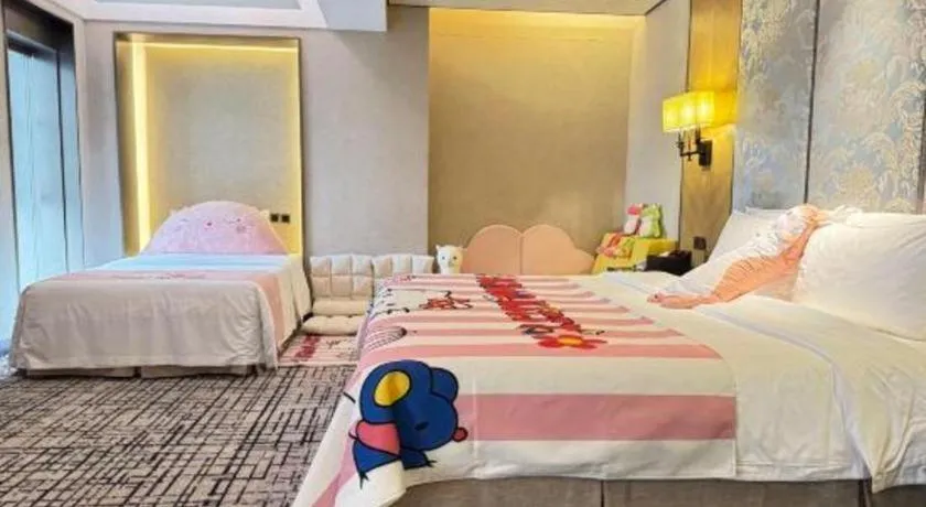 Bed in Green Westdon Hotel