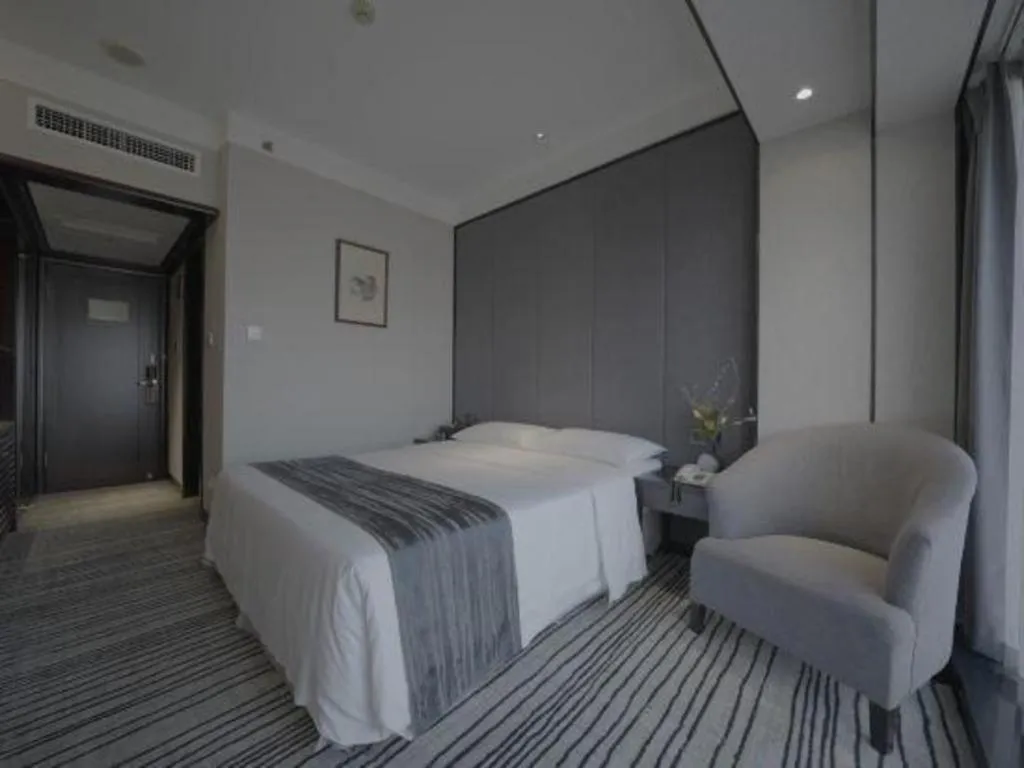 Bed in Green Westdon Hotel