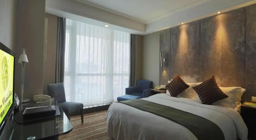 Bed in Green Westdon Hotel