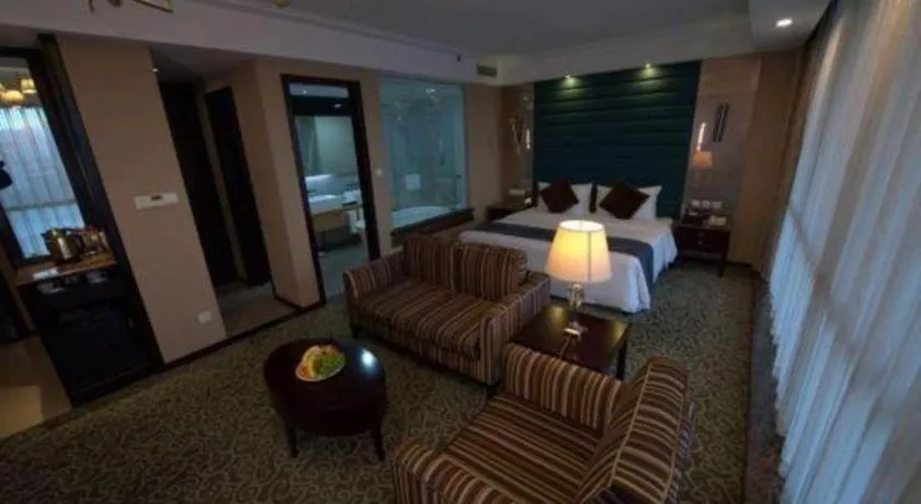 Bed in Green Westdon Hotel