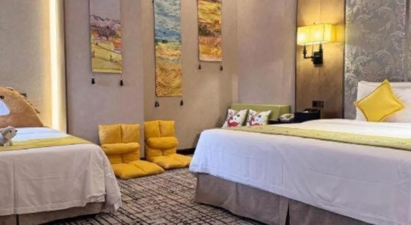 Bed in Green Westdon Hotel