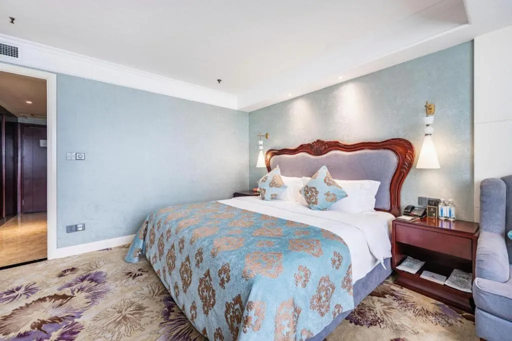 Bed in Chongqing River Romance Hotel