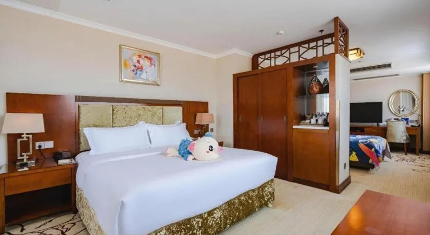 Bed in Chongqing River Romance Hotel