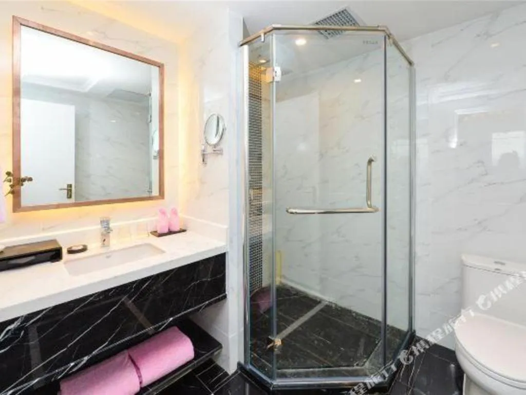 Chongqing River Romance Hotel