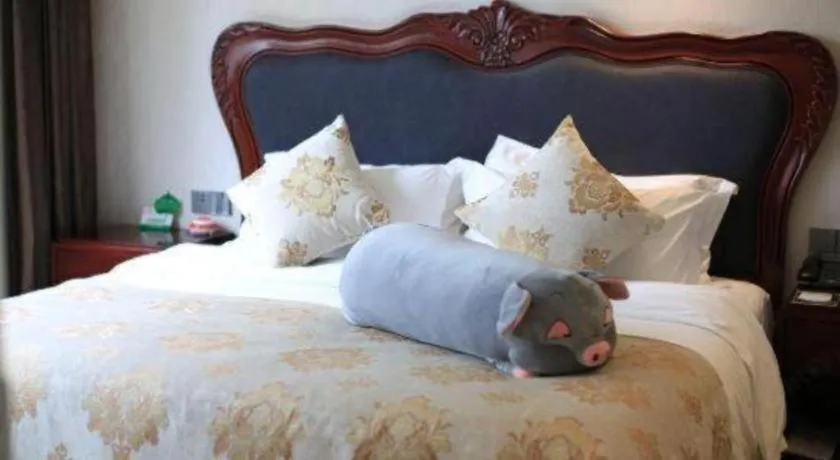 Bed in Chongqing River Romance Hotel