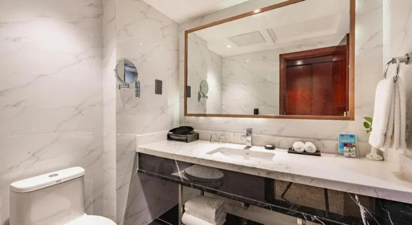 Chongqing River Romance Hotel