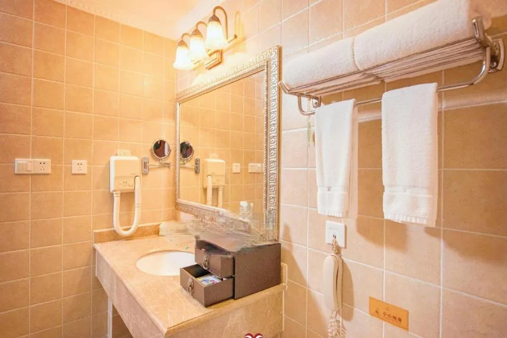 Chongqing River Romance Hotel