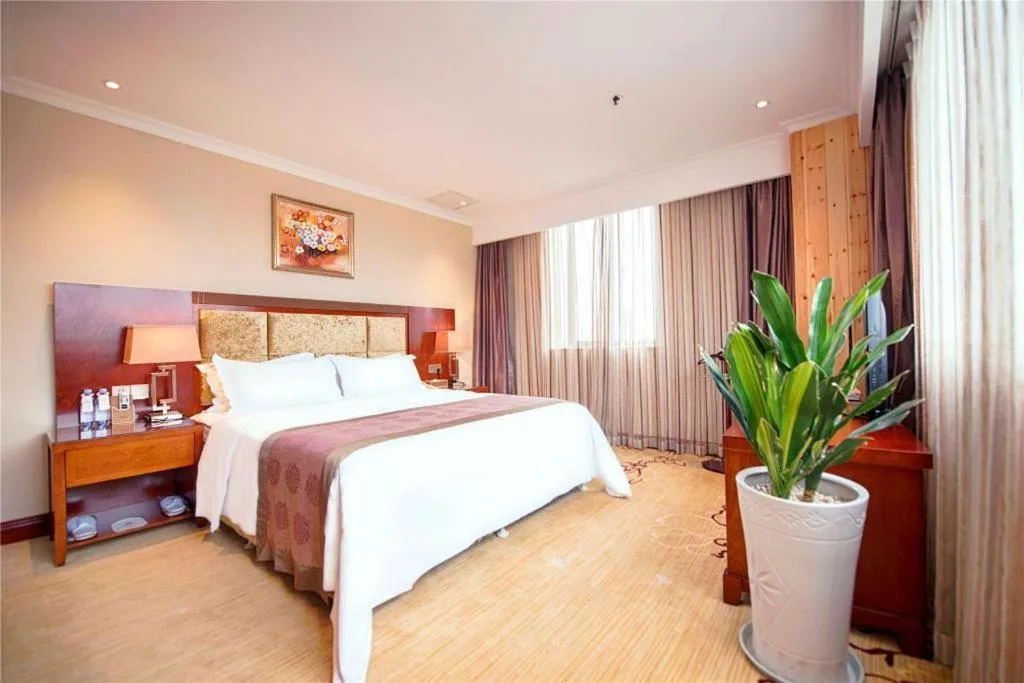 Bed in Chongqing River Romance Hotel