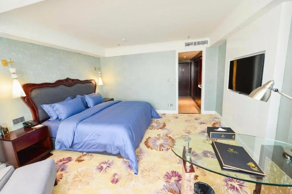 Bed in Chongqing River Romance Hotel