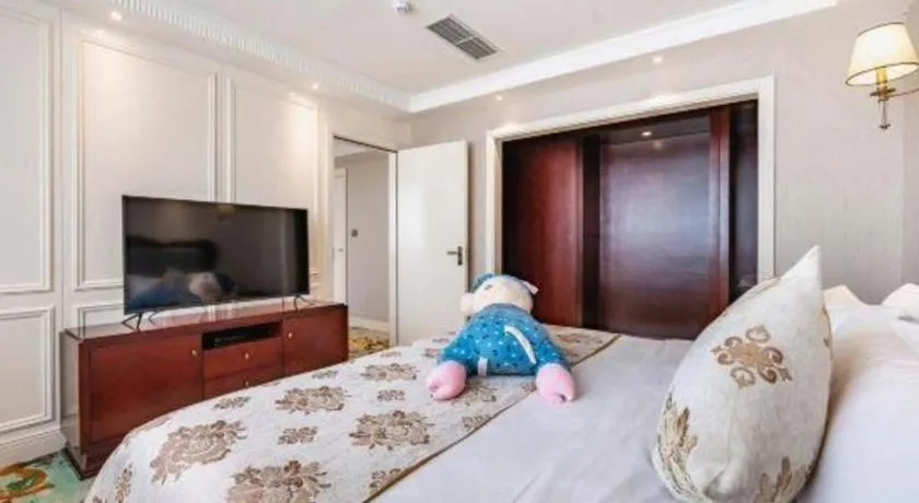 Bed in Chongqing River Romance Hotel