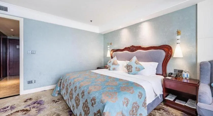 Bed in Chongqing River Romance Hotel