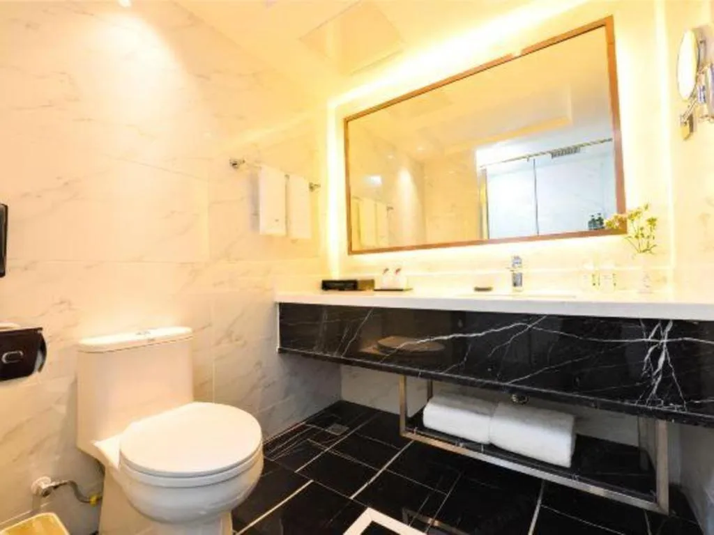 Chongqing River Romance Hotel