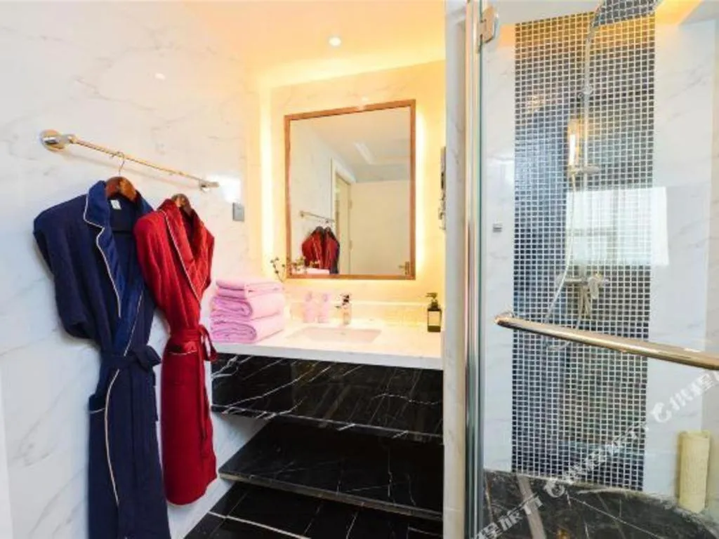 Bed in Chongqing River Romance Hotel