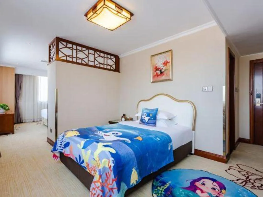 Bed in Chongqing River Romance Hotel