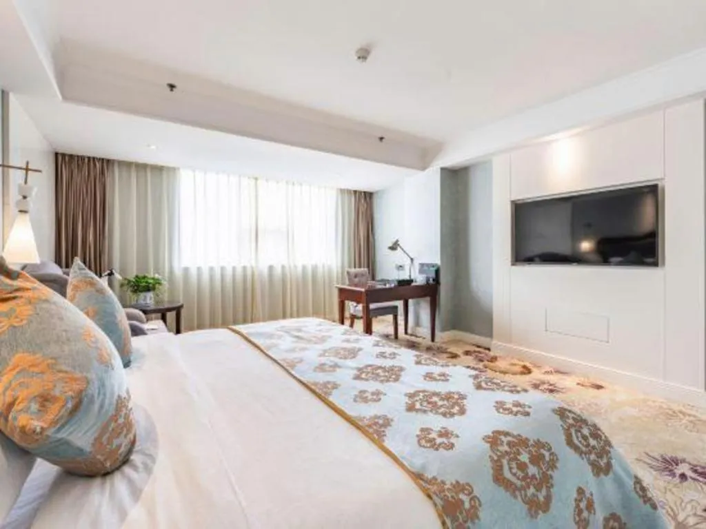 Bed in Chongqing River Romance Hotel