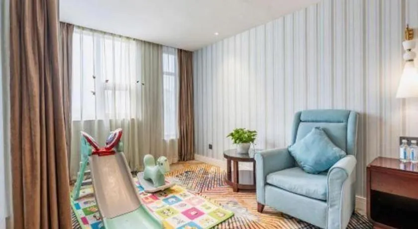 Chongqing River Romance Hotel