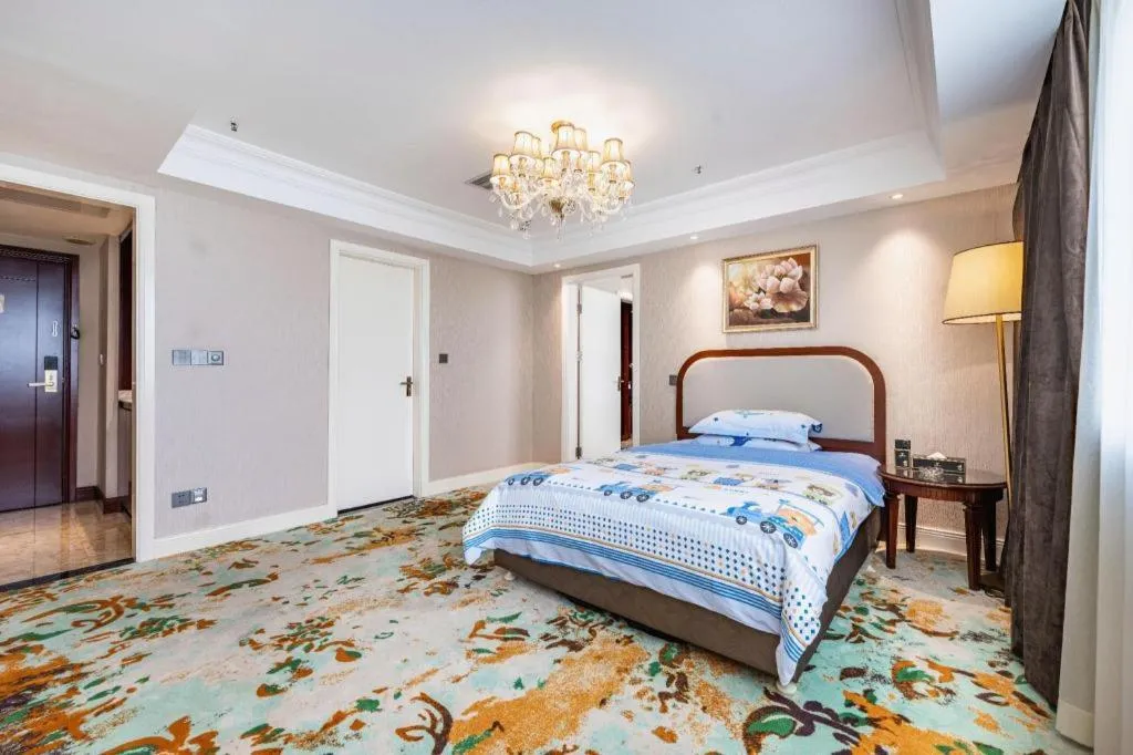 Bed in Chongqing River Romance Hotel