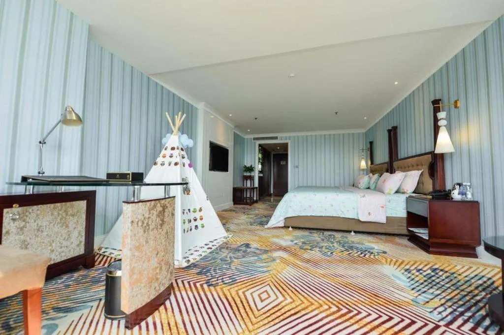 Bed in Chongqing River Romance Hotel