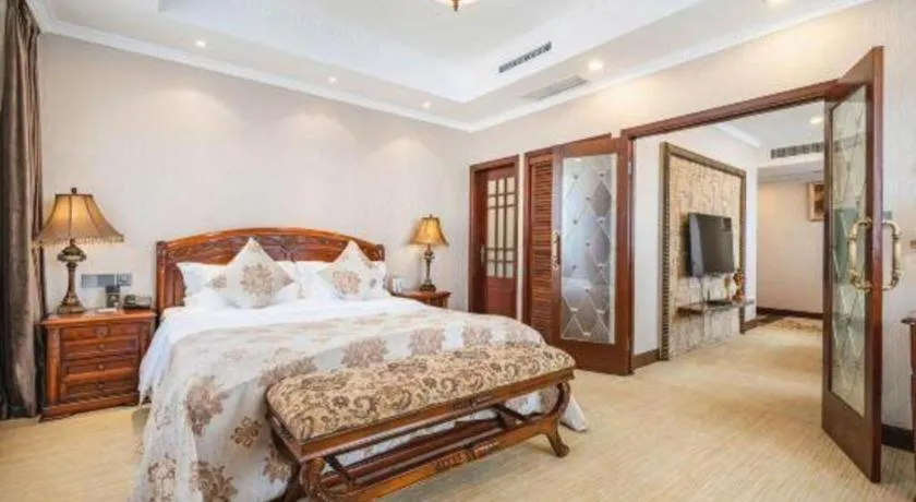 Bed in Chongqing River Romance Hotel