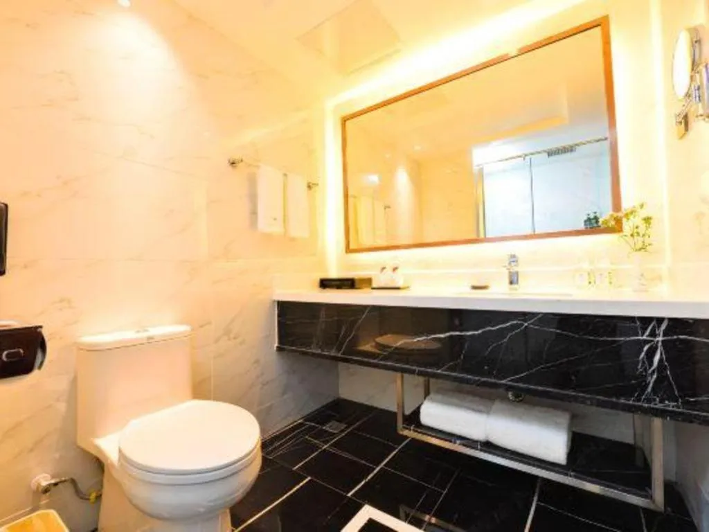 Chongqing River Romance Hotel