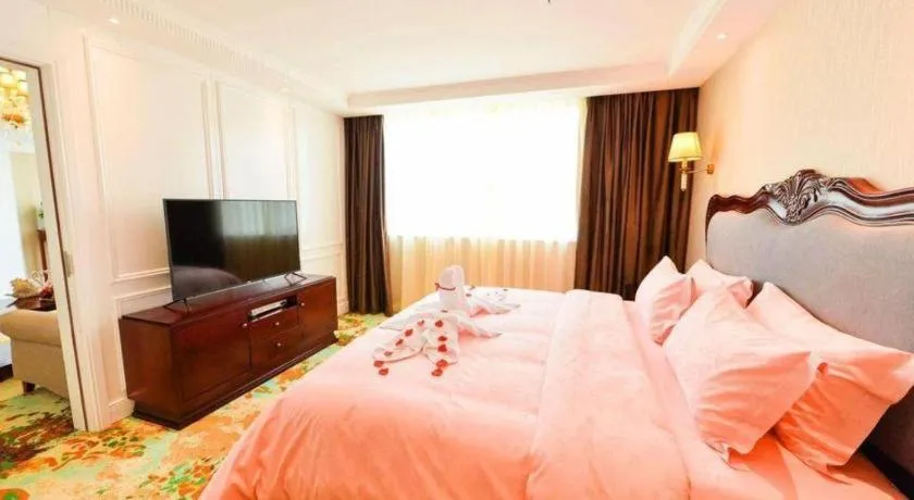 Bed in Chongqing River Romance Hotel