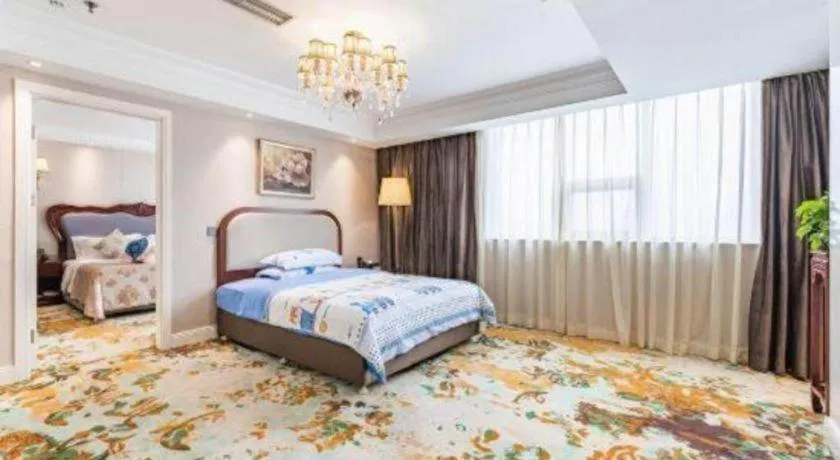 Bed in Chongqing River Romance Hotel