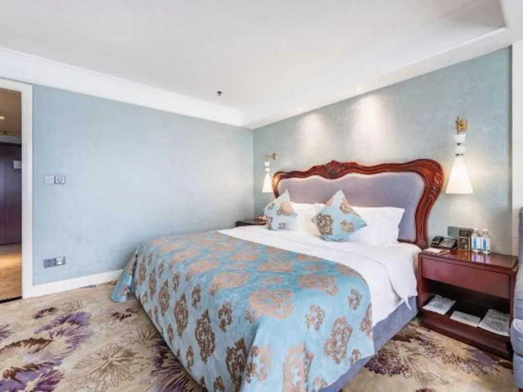 Bed in Chongqing River Romance Hotel